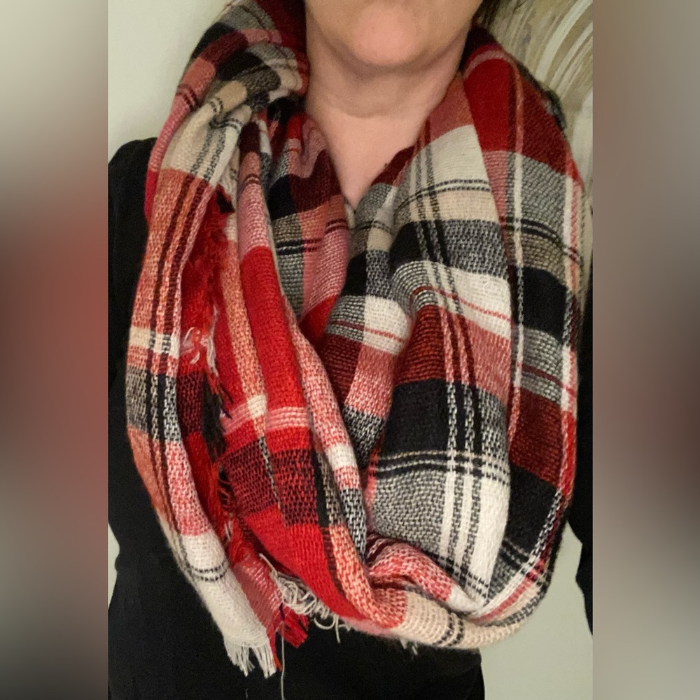 Warm large scarf (Red/black/cream) plaid. Fringe on ends.